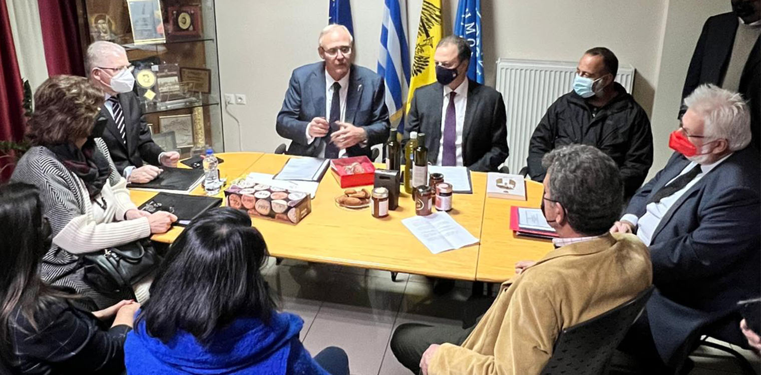 Ο Λιβανός σε περιοχές της Λακωνίας που επλήγησαν από παγετό