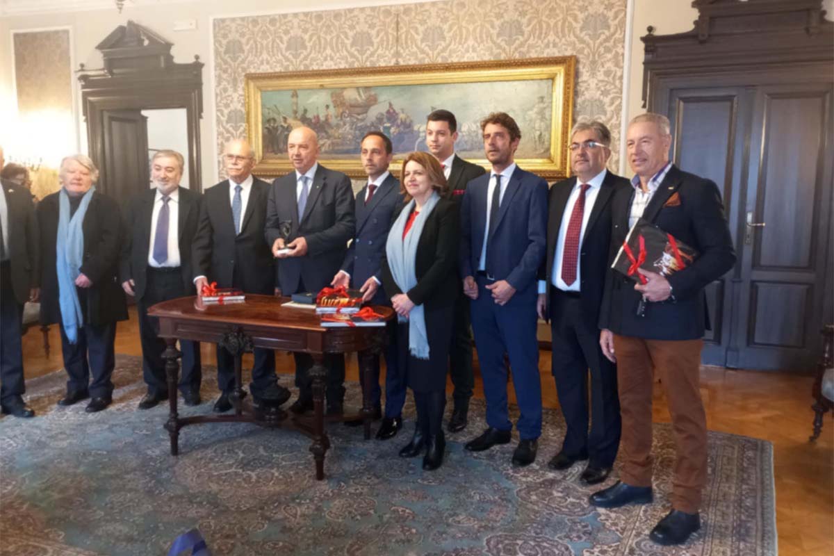 dimos andrav ekthesi elaiolado tergesti 5