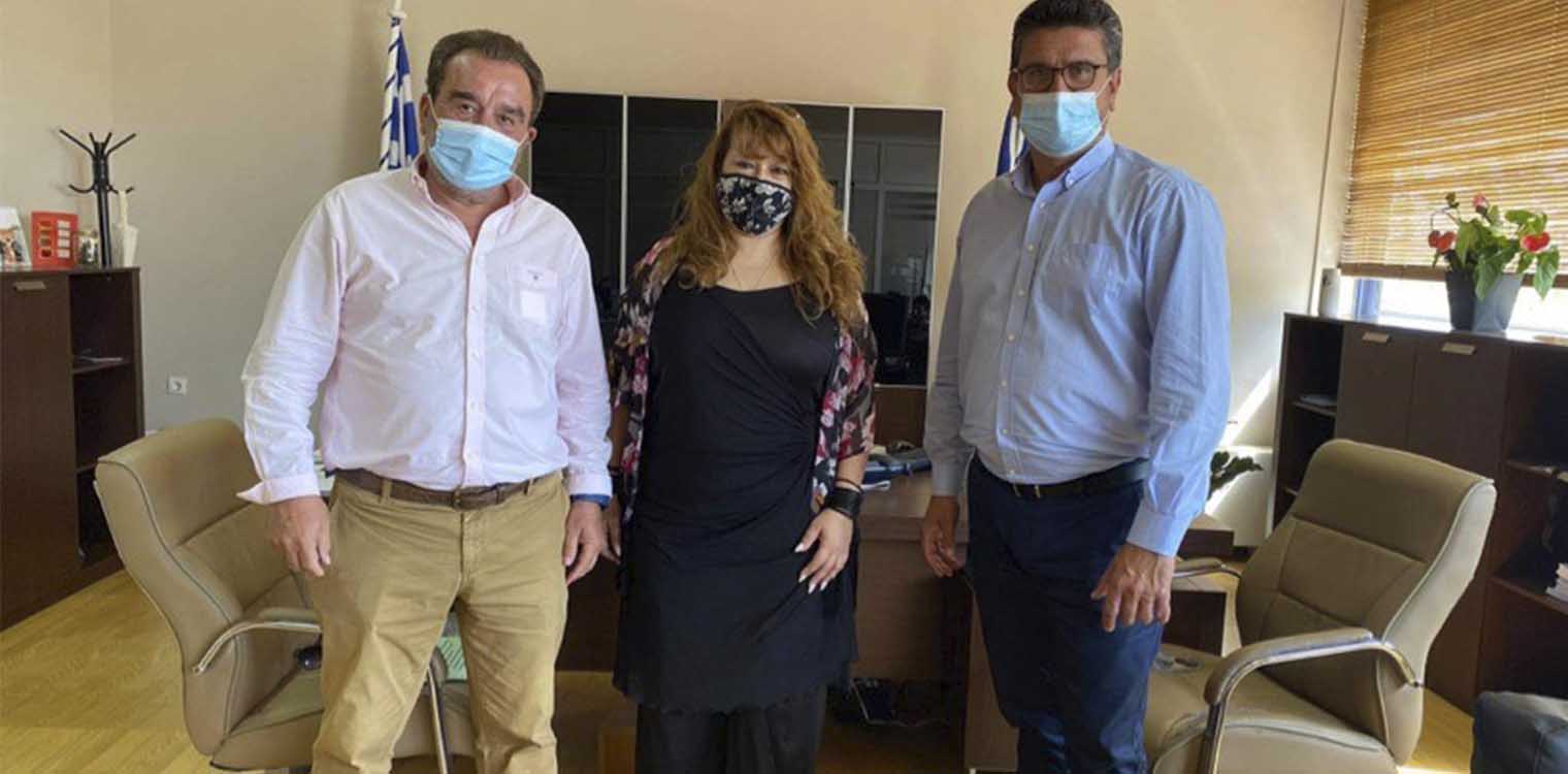 Επίσκεψη της Διευθύντριας του ΔΙΕΚ Λεχαινών κ. Γ. Δελή στον Δήμαρχο Ανδραβίδας - Κυλλήνης κ. Γ. Λέντζα