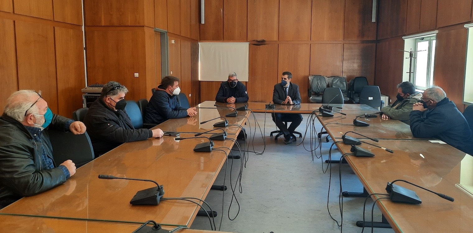 Σύσκεψη στην Π.Ε. Ηλείας για την παραχώρηση των αποστραγγιζόμενων γαιών στη Λίμνη Αγουλινίτσας