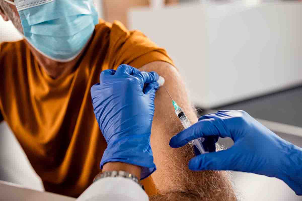 Πόσα εμβόλια χρειάζονται οι ενήλικες; Περισσότερα από όσα νομίζετε