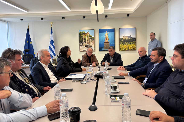 Σημαντική εφ όλης της ύλης συνάντηση Α. Νικολακόπουλου με πρόεδρο και μέλη της διοίκησης του Επιμελητήριου Ηλείας