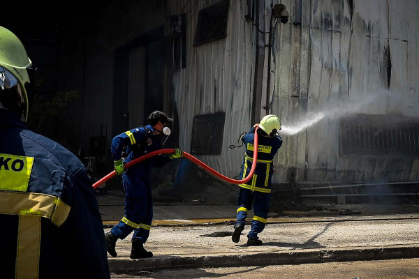 Κορινθία: Ένας 25χρονος νεκρός από την ισχυρή έκρηξη σε εργοστάσιο