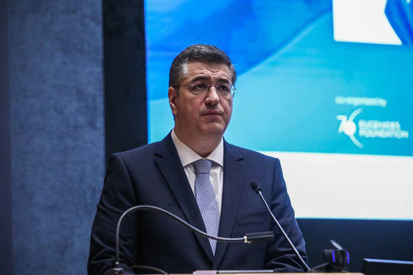 Κατάργηση αλλαγής ώρας, δικαιώματα επιβατών και Ακαδημία Τουρισμού: Η ατζέντα του Απ. Τζιτζικώστα