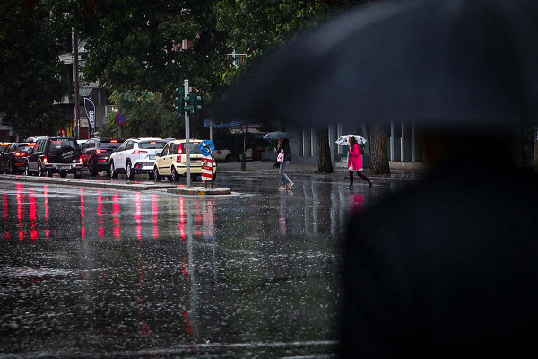 Σήμερα η πιο δύσκολη ημέρα της κακοκαιρίας: 112 στην Εύβοια, απαγορευτικό σε Πειραιά και Λαύριο