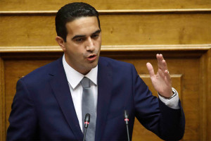 Κατρίνης: Η κυβέρνηση αποτυγχάνει να προστατεύσει τους κτηνοτρόφους