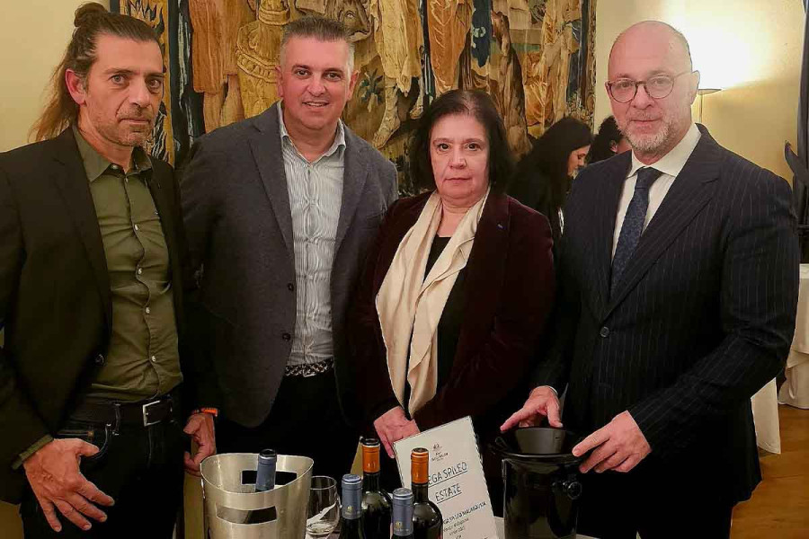 Ειδική εκδήλωση της ΠΔΕ στη Wine Paris 2026 με εκπροσώπηση του Τάκη Παπαδόπουλου και οινοποιεία της Αχαΐας