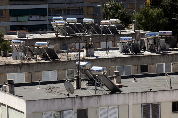 ΥΠΕΝ: Περισσότεροι από 100.000 πολίτες εντάσσονται στο πρόγραμμα «Αλλάζω Σύστημα Θέρμανσης και Θερμοσίφωνα»