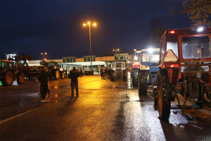Έφτασαν στον Προμαχώνα οι αγρότες - Ανοιχτό για την ώρα το τελωνείο, σε αναμονή 500 τρακτέρ