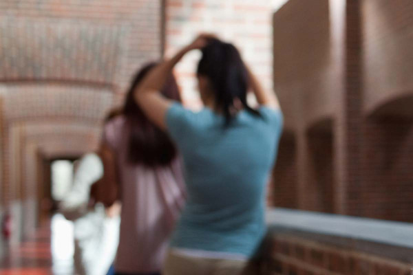 Νέο περιστατικό βίας ανηλίκων στη Θεσσαλονίκη: Xτύπησε 16χρονη και τραβούσε βίντεο την επίθεση