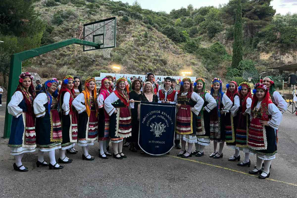 Με επιτυχία πραγματοποιήθηκε το 2ο Φεστιβάλ Παραδοσιακών Χορών στη Νέα Φιγαλεία