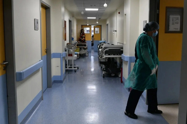 Διασωληνωμένος στη ΜΕΘ 8χρονος που πνίγηκε από πορτοκάλι στη Λάρισα - Κρίσιμη η κατάστασή του