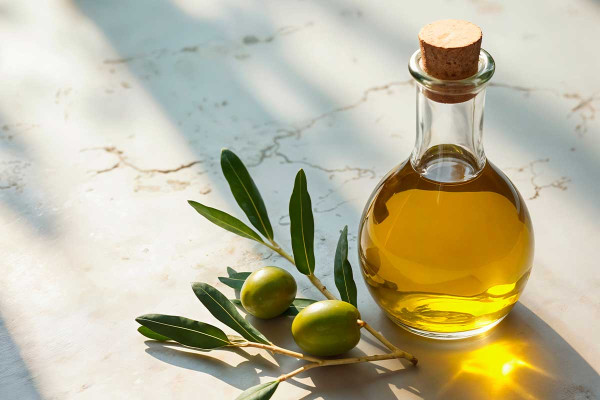 Γιατί δεν πρέπει να αποθηκεύετε το λάδι σε τενεκέ