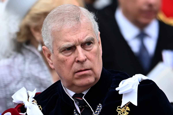 Βρετανία: Το Παλάτι παρέδωσε τα αμφιλεγόμενα email του Άντριου