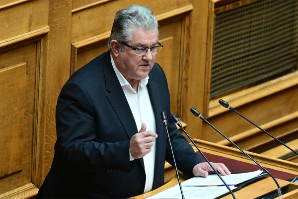 Επιστολή Κουτσούμπα σε Μενδώνη: Ζητά ψηφιακά αντίγραφα των φωτογραφιών από την εκτέλεση των 200 της Καισαριανής
