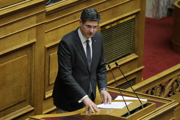 Καλαματιανός: «Κυβερνητική κοροϊδία στους συνταξιούχους για το επίδομα των 300 ευρώ»