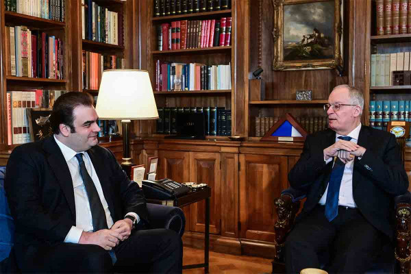 Συνάντηση Τασούλα - Πιερρακάκη: «Αυξημένο το κύρος της Ελλάδας σε ευρωπαϊκό επίπεδο»