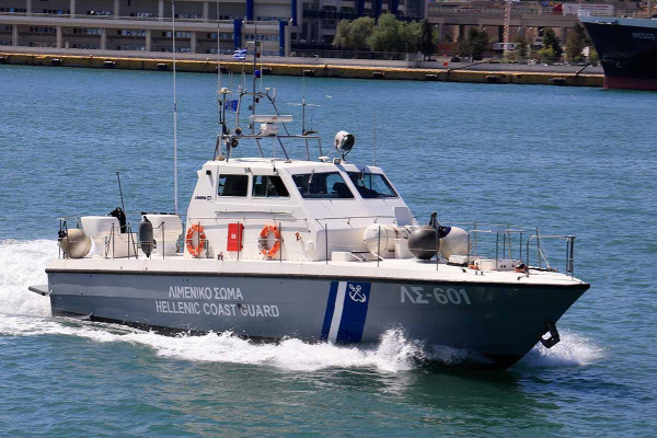 Έξι τραυματίες από πρόσκρουση τουριστικού σκάφους στη Ζάκυνθο