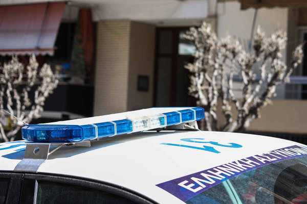 Πάτρα: Έσπασε την πόρτα του σπιτιού και περιέλουσε την ηλικιωμένη μητέρα του με οινόπνευμα