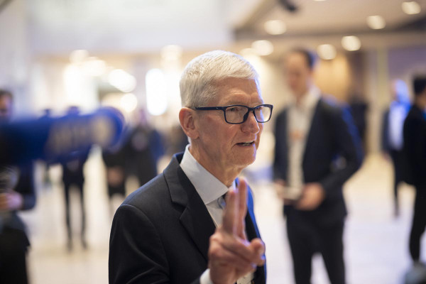 Apple: H τελευταία παρουσίαση του Tim Cook, η νέα Siri AI και τα προβλήματα με την ΕΕ