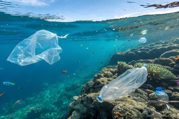 «SOS» εκπέμπει το βαθύτερο σημείο της Μεσογείου εξαιτίας της ανεξέλεγκτης ρύπανσης