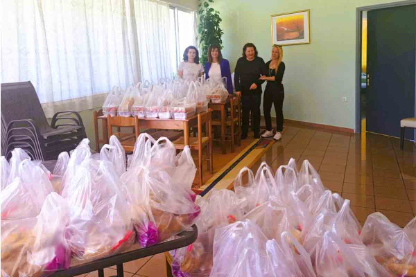 Ο Δήμος Ήλιδας διοργάνωσε και φέτος γεύμα αγάπης για δημότες που βρίσκονται σε ανάγκη