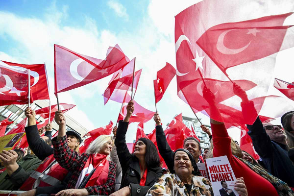 Ραγδαίες εξελίξεις στην Τουρκία: Δικαστήριο καθαίρεσε τον αρχηγό της αξιωματικής αντιπολίτευσης