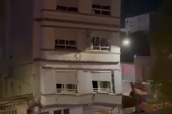 Βαλένθια: Η στιγμή της κατάρρευσης τριώροφης πολυκατοικίας – Σώθηκαν από θαύμα οι ένοικοι (Βίντεο)