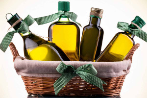 Ελαιόλαδο: Γιατί αντικατέστησε το κρασί και τα σοκολατάκια στα βρετανικά δείπνα