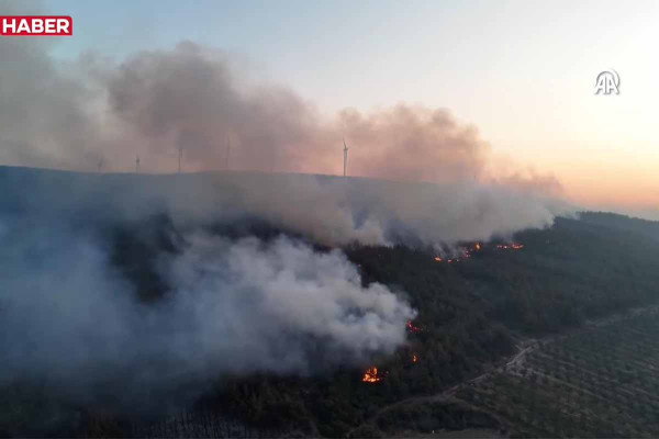 Κόλαση φωτιάς στη βορειοδυτική Τουρκία: Εκκενώθηκαν επτά οικισμοί, ο καπνός έφτασε μέχρι και την Αττική (video)