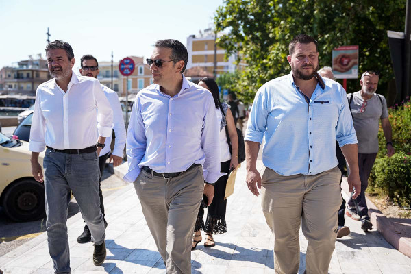 Τσίπρας από Λέσβο: Κρίσιμο να στηριχθούν οι άνθρωποι της παραγωγής