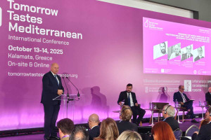 Τσιάρας: Ποινικές ευθύνες για τους παράνομους εμβολιασμούς