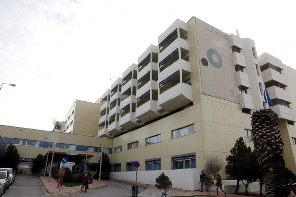Χάος στο Θριάσιο: Ρομά έσπασαν τζάμια και επιτέθηκαν σε γιατρούς επειδή καθυστέρησε αξονική συγγενή τους