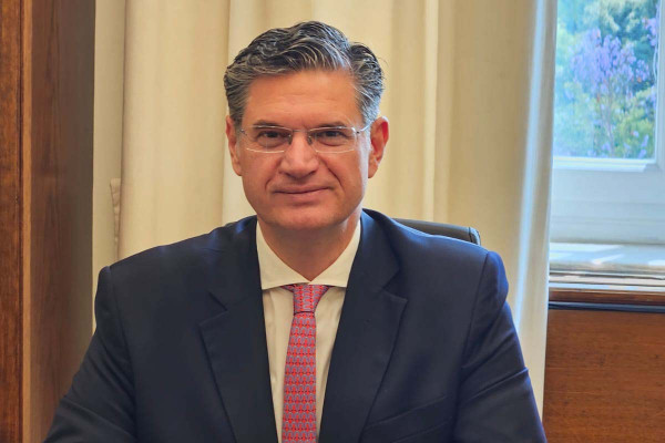 Καλαματιανός: «Ελπίδα και προοπτική για τη νέα γενιά»