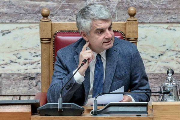 Ο Κωνσταντινόπουλος παραδίδει την έδρα στο ΠΑΣΟΚ και παραιτείται από βουλευτής - Η επιστολή του