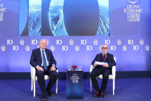 Τσιάρας από το 10ο Οικονομικό Φόρουμ Δελφών: Ώρα για αναδιάταξη του εξαγωγικού μας μοντέλου