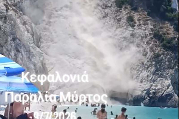 Γεράσιμος Παπαδόπουλος για κατολίσθηση στην παραλία Μύρτος της Κεφαλονιάς: Κίνδυνος - θάνατος