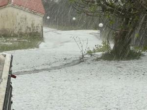 Σφοδρή χαλαζόπτωση στο Κρυονέρι Ήλιδας