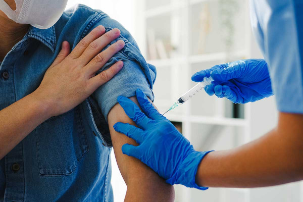 Όραση: Με ποιον τρόπο ο εμβολιασμός προστατεύει (και) τα μάτια μας – Τα σημαντικά εμβόλια