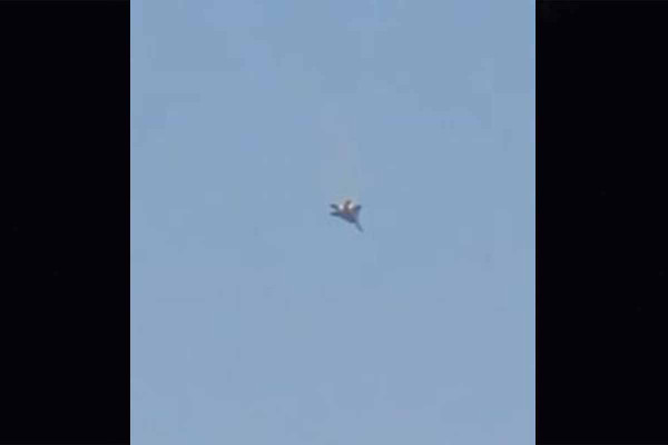 Αμερικανικό F-15 καταρρίφθηκε και συνετρίβη φλεγόμενο στο Κουβέιτ, οι πιλότοι εκτινάχθηκαν την τελευταία στιγμή (video)