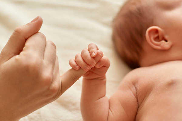 Γεννήθηκαν 2.973 λιγότερα παιδιά πέρυσι - Οι περιφέρειες με τις μεγαλύτερες μειώσεις