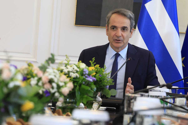 Μητσοτάκης στο υπουργικό: Πολιτική Βαβέλ με τα νέα κόμματα, παρατείνεται και τον Ιούνιο η επιδότηση στο diesel