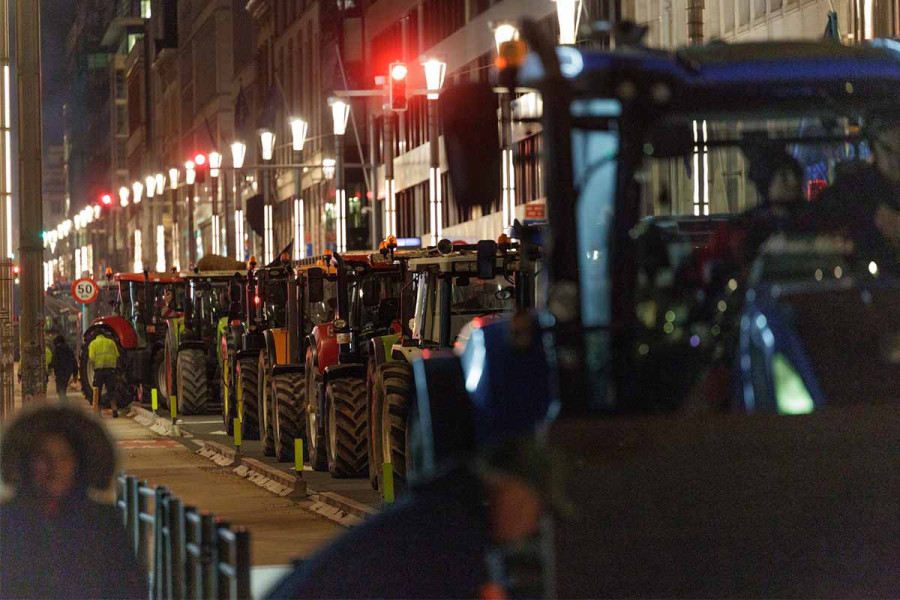 Μπλόκο των τρακτέρ στους δρόμους των Βρυξελλών - Πάνω από 10.000 αγρότες θα κατακλύσουν την πόλη