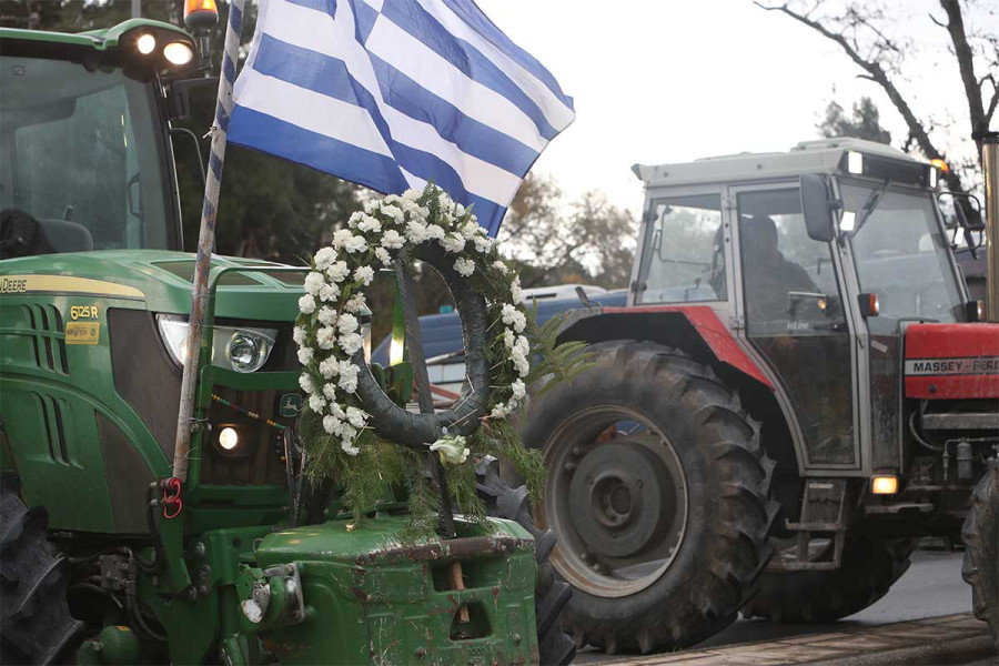Μπλόκα: Σε σημείο «βρασμού» αγρότες και κτηνοτρόφοι – Ανοιχτός ο δρόμος της κλιμάκωσης