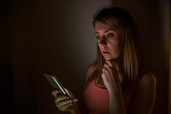Τα like στα social media επηρεάζουν διαφορετικά τους καταθλιπτικούς, διαπιστώνει μελέτη