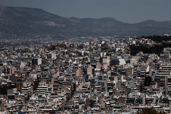 Πολυκατοικίες: Πότε παραγράφονται τα χρέη για τα κοινόχρηστα