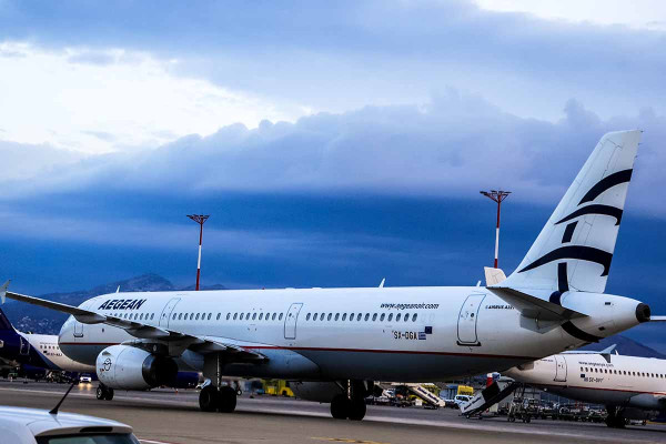 Ζάκυνθος: Χειροπέδες σε τρεις αλλοδαπούς στο αεροδρόμιο που πήγαν να ταξιδέψουν παράνομα