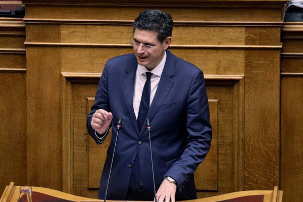 Στο ΣτΕ ο Διονύσης Καλαματιανός για τα φωτοβολταϊκά στη λίμνη Πηνειού