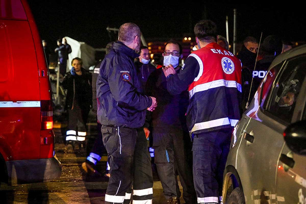 Χίος: Πέντε συλλήψεις για το ναυάγιο με 15 νεκρούς - Ταυτοποιήθηκε κύκλωμα διακινητών στη Σμύρνη