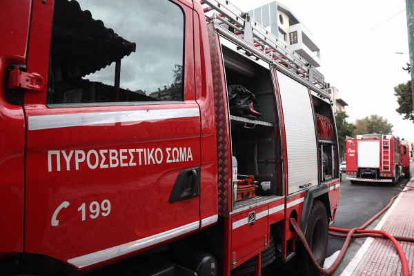 Σορός άνδρα εντοπίστηκε μέσα σε φλεγόμενο όχημα στον Δομοκό